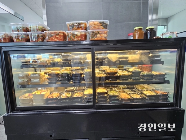 의정부지방법원 남양주지원 구내식당에서 판매중인 밑반찬들. 2025.5.21 남양주/이종우기자 ljw@kyeongin.com