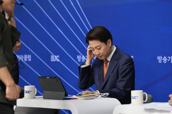 개혁신당 이준석 대선 후보가 26일 서울 양천구 한국방송회관에서 열린 한국방송기자클럽 초청 토론회에 참석해 있다. 2025.5.26 /연합뉴스
