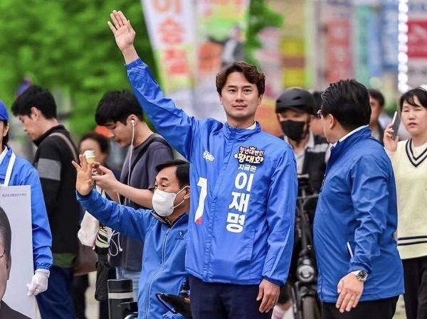 더불어민주당 선거대책위원회 청년본부 수석대변인으로 활동 중인 황대호(수원3) 경기도의회 문화체육관광위원장. /더불어민주당 제공