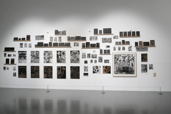 칼로 새긴 독립전쟁 시리즈, 2018-2024, 한지에 유성목판, 가변설치