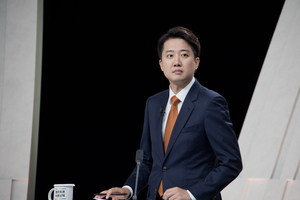 [대선 3차 TV 토론] 과거 발언 소환해 이재명 때린 이준석