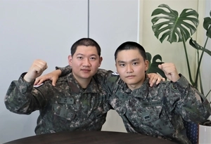 지상군작전사령부 김태현·김현재 일병, 응급처치로 생명 구해