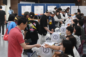 사전투표 첫날까지 ‘거북섬’ 여야 공방… “李 스캔들” “정쟁 삼나”