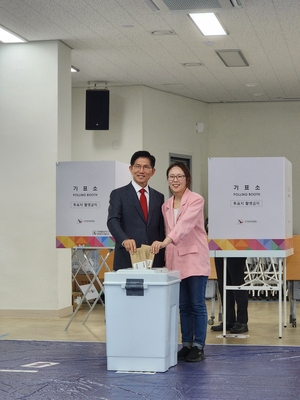 김문수, 이재명 지역구 ‘계양’서 사전투표… “격차 좁혀졌다, 잘 될 것이라 확신”