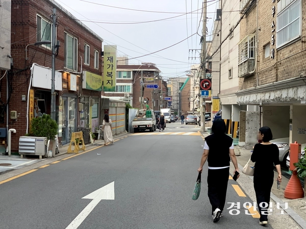 국민의힘 김문수 후보가 평소 전철을 타기 위해 오가는 거리. 2025.5.31 /김우성기자 wskim@kyeongin.com