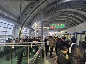 “경강선 혼잡도 151%, 제2의 골드라인” 몸살 앓는 출퇴근길