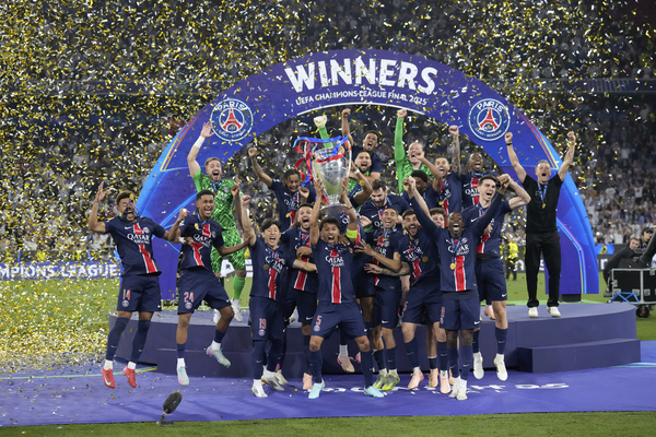 프랑스 프로축구 파리생제르맹(PSG)이 1일(한국시간) 독일 뮌헨 알리안츠 아레나에서 열린 2024-2025 UCL 결승전에서 인터밀란(이탈리아)에 5-0으로 완승했다. 이에 이강인은 박지성에 이어 17년 만에 UCL 정상에 올랐다./AP=연합뉴스