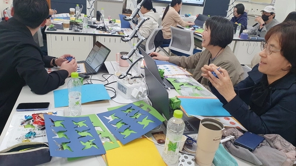 경기도교육청미래과학교육원이 실시한 중등 수학교사 직무연수가 열리고 있다. /경기도교육청미래과학교육원 제공