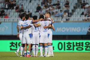 K리그2 인천, 천안과 3-3 무승부… 8연승 행진 마감