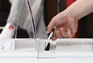 SNS 투표 인증샷 인기… “젊은 세대 고민과 고령화문제 대책 나오길”