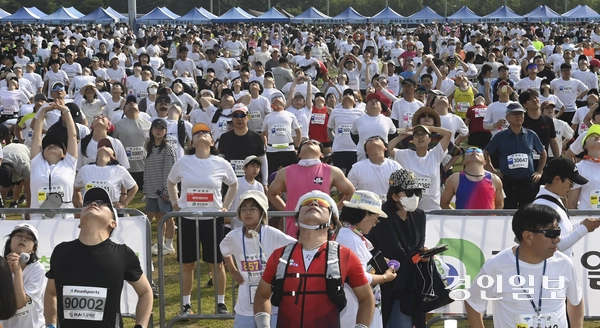7일 오전 양평군 강상면 나루께축제공원 일원에서 제27회 양평이봉주마라톤대회 겸 경인일보 남한강마라톤대회가 열리고 있다. 2025.6.7 /이지훈기자 jhlee@kyeongin.com