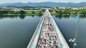 [화보] 강바람 가르며 달리다… 제27회 양평 이봉주·경인일보 남한강마라톤대회