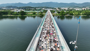 “양평서 천혜의 자연환경 만끽했다”… 양평이봉주·경인일보 남한강 마라톤 성료