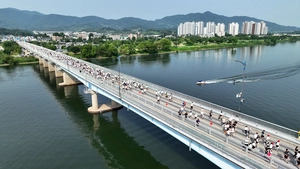 [포토] 시원한 남한강 가로지르는 ‘열정’