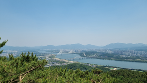 1500년전 고구려 역사가 꿈틀… 구리 아차산 보루에 오르다