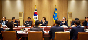 李대통령 “경기회복·소비진작 차원 속도감 있게 추경 편성”