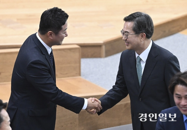 10일 오전 경기도의회 본회의장에서 제384회 정례회 제1차 본회의가 열리고 있다. 2025.6.10 /이지훈기자 jhlee@kyeongin.com