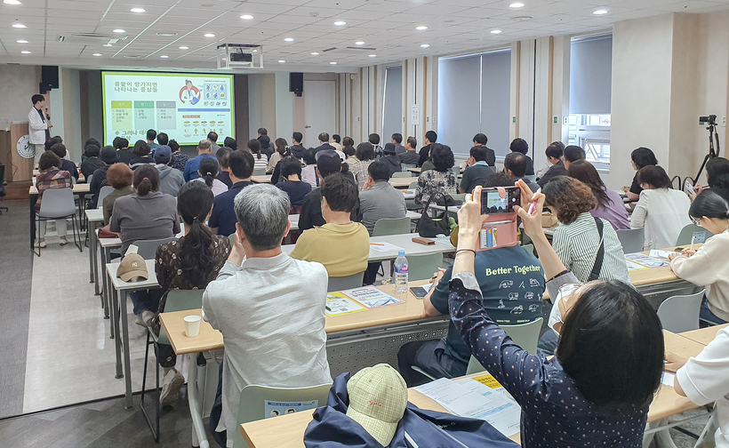 신장 건강, 미리 지켜야 오래도록 건강하게! 수원 화홍병원 건강 강좌 성황리 마무리