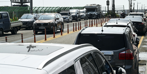 [포토] 궁평항 도로변 버젓이 불법주차