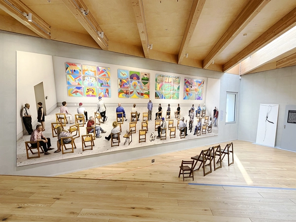 구하우스 미술관 내부 상설전시관. 데이비드 호크니의 ‘Pictures at an Exhibition’이 전시되어 있다. /구하우스 미술관 제공