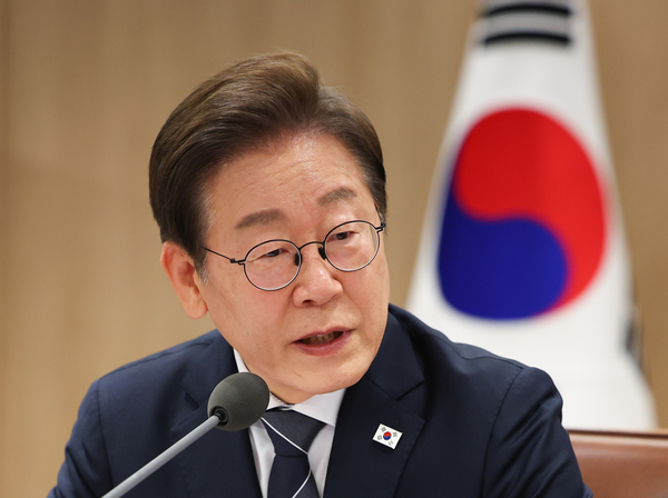 기본소득의 전국 확대 가능성이 점쳐지고 있다. 이에 김동연 경기도지사의 기회소득이 살아남을 수 있을지 기로에 섰다는 분석이 나온다. 2025.6.13 /연합뉴스