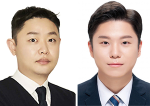 제417회 이달의 기자상을 수상한 경인일보 조수현(왼쪽)·고건 기자.