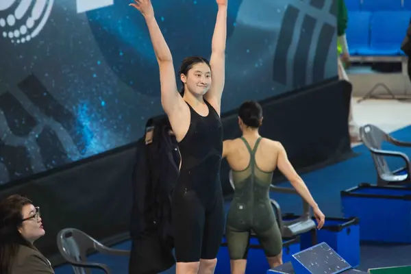 지난 3월 열린 2025 세계수영선수권대회 국가대표 선발전에서 김승원이 팬들을 향해 인사하고 있다. /김승원 제공