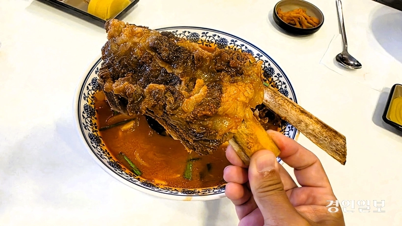 갈비에 적당히 기름기도 껴있어 질기지 않고 부드럽다. /황성규기자 homerun@kyeongin.com