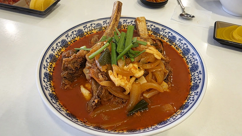 왕갈비와 짬뽕의 역사적 만남. /황성규기자 homerun@kyeongin.com