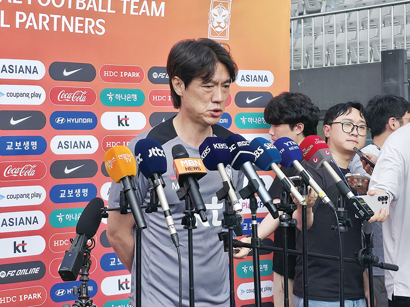 동아시안컵 앞둔 홍명보 감독 “전쟁 시작돼”
