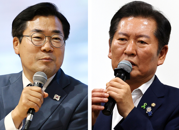 더불어민주당 당 대표 선거에 출마한 정청래 의원(오른쪽)과 박찬대 의원이 주말을 기해 호남에서 총력 구애를 펼쳤다. 사진은 5일 전주대학교에서 열린 토크콘서트에 참석한 박찬대 의원(왼쪽)과 6일 광주 김대중컨벤션 센터에서 열린 ‘국민이 지키는 나라’ 북콘서트에 참석한 정청래 의원. 2025.7.6 /연합뉴스