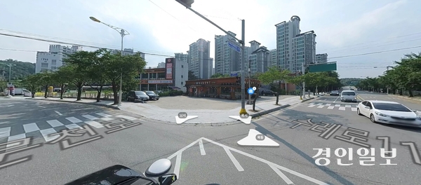 주변의 아파트 개발과 도로 개설 등으로 단절토지가 된 남양주시 와부읍 덕소리 87번지 일대. 해당 부지는 아파트와 도로에 둘러싸여 있다. 2025.7.8 남양주/이종우기자 ljw@kyeongin.com