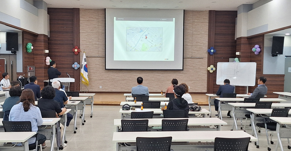 10일 연무동 행정복지센터에서 열린 주민설명회. 2025.7.10 /독자 제공