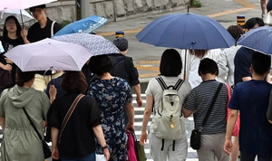 [포토] 폭염 쫓아낸 단비