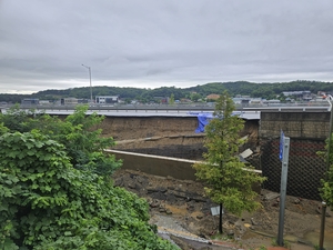 “비오면 물 새”… ‘오산 옹벽붕괴’ 부실공사 의혹