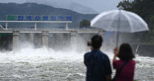 [화보] 수문 개방하는 팔당댐