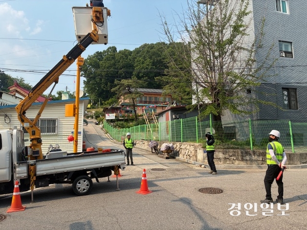 동두천시가 관내 취약지역에 이달부터 지능형 CCTV를 확대 설치하고 있다.2025.7.19/동두천시 제공