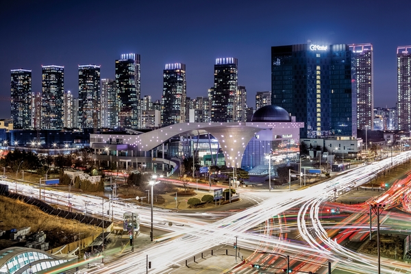 인천경제자유구역청은 총 595억원 규모의 ‘인천스타트업파크 펀드 1호’를 조성해 자금난을 겪고 있는 유망 스타트업에 지원한다. 인천 송도국제도시에 위치한 스타트업 육성 기관인 인천스타트업파크. /인천경제청 제공