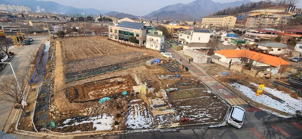 동두천시가 보산동 행정복지센터 앞에 생활체육센터를 조성하기로 했다. 해당사업 부지. 2025.7.23 /동두천시 제공