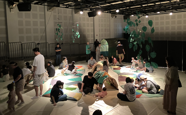 일본 극단 야마노 온가쿠샤의 ‘숲속에서’ 공연이 지난 26일 경기상상캠퍼스 ‘공간1986’에서 열렸다. /경기문화재단 제공