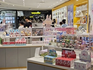 “친구들 잘 있었니?” 추억 캐릭터에 ‘열려라 지갑’