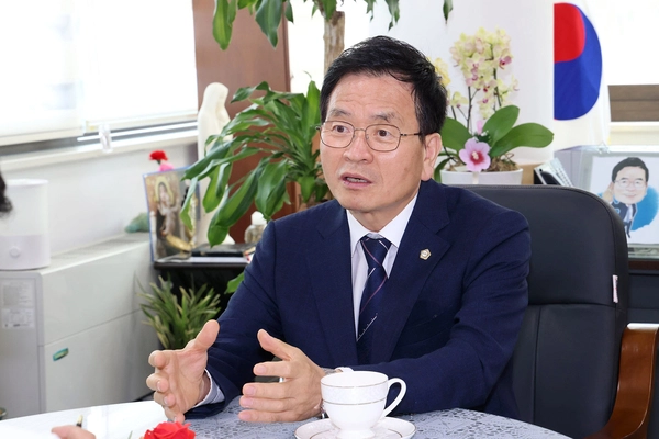 광명시의회 이지석 의장. /광명시의회 제공