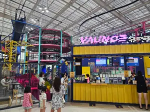 계속된 폭염·폭우에 물 만난 실내 여가문화