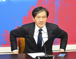 조국, 광복절 특사 명단에… 사실상 복권 수순, 李 결정 남아