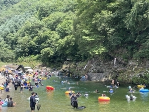 [포토] ‘풍덩~’ 더위 물러가는 소리