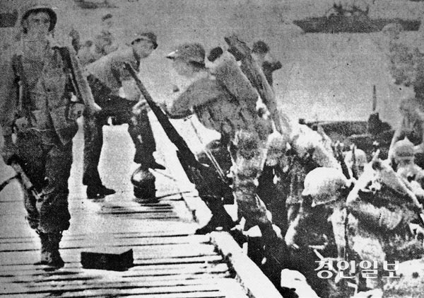 1945년 9월 8일 인천항에 처음 당도한 미군의 모습 /경인일보DB