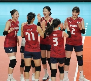 女 배구, 4년 만에 숙적 日 잡고 연패 사슬 끊었다