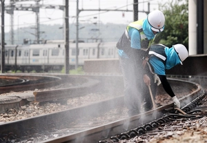 [이슈추적] 기후위기에 선로가 위험하다… 고온에 철로 변형 우려, 열차 사고날라 불안