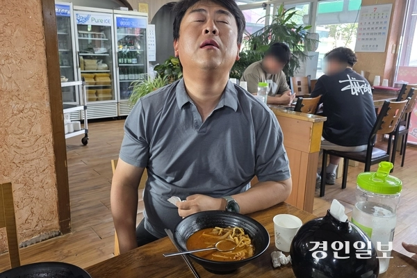 사나이는 태어나서 세 번 운다고 했던가. 이날만 세 번 울었다. /황성규기자 homerun@kyeongin.com