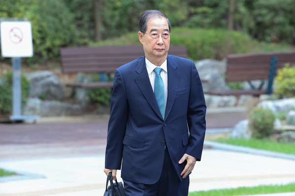 지난 22일 한덕수 전 국무총리가 ‘12·3 비상계엄’ 관련 내란·외환 사건을 수사하는 조은석 특별검사팀 사무실이 마련된 서울 서초구 서울고등검찰청으로 출석하고 있다. 2025.8.22 /연합뉴스